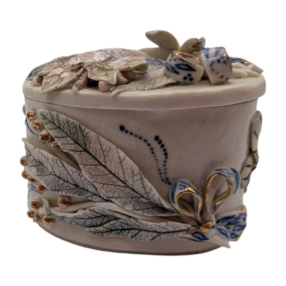 VTG Handcrafted Signed Ceramic Jewelry Trinket Box 3D Floral Leaf Butterfly Desi - Picture 8 of 11